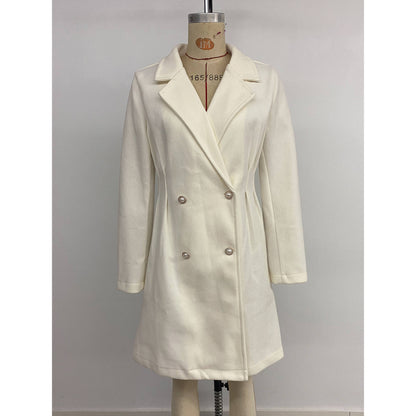 Cappotto beige doppiopetto con revers