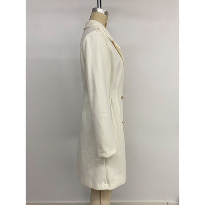 Cappotto beige doppiopetto con revers