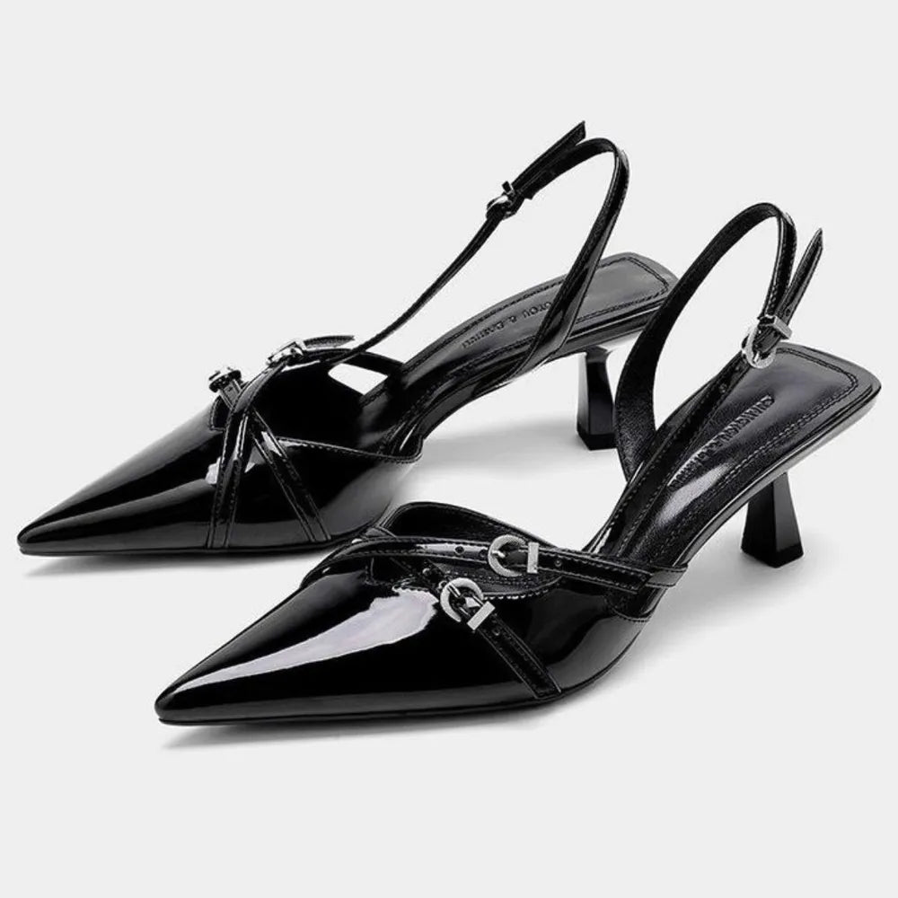 Slingback a punta con cinturini