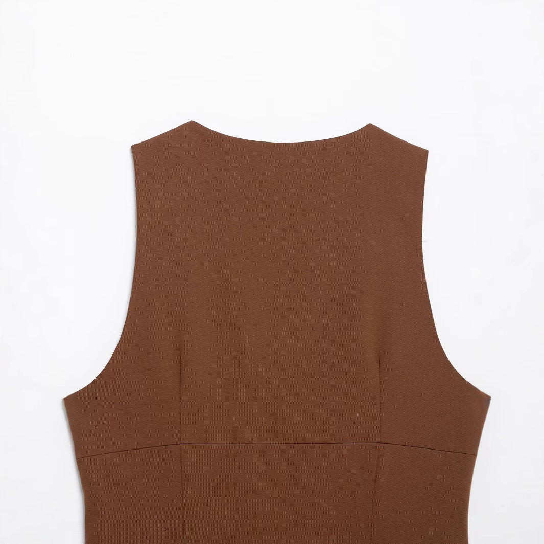 Gilet caramello con scollo a V e bottoni