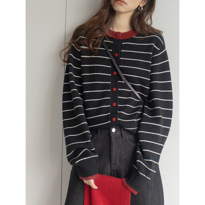 Cardigan a righe con bordi a contrasto