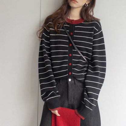 Cardigan a righe con bordi a contrasto