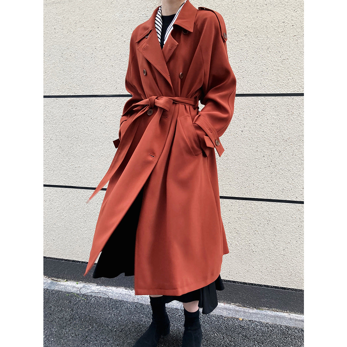 Trench lungo con cintura