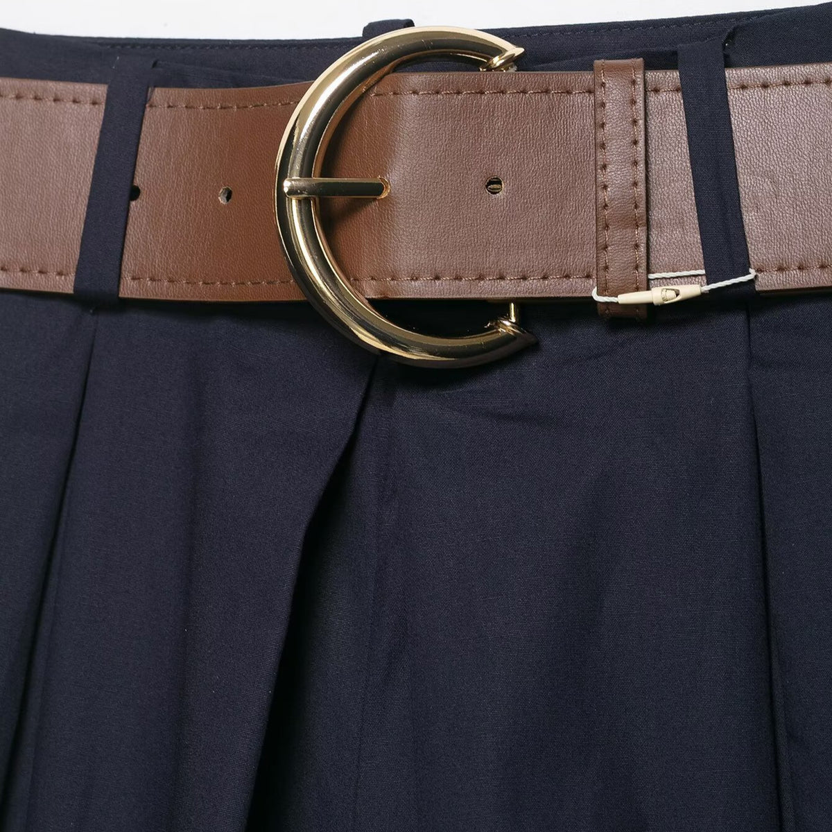 Pantaloni ampi con cintura