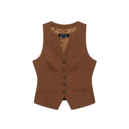 Gilet caramello con scollo a V e bottoni