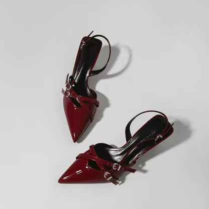 Slingback a punta con cinturini