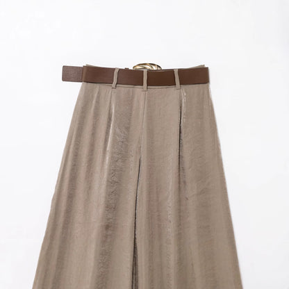 Pantaloni ampi satinati con cintura