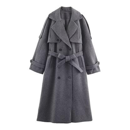 Cappotto lungo con cintura e ampi revers