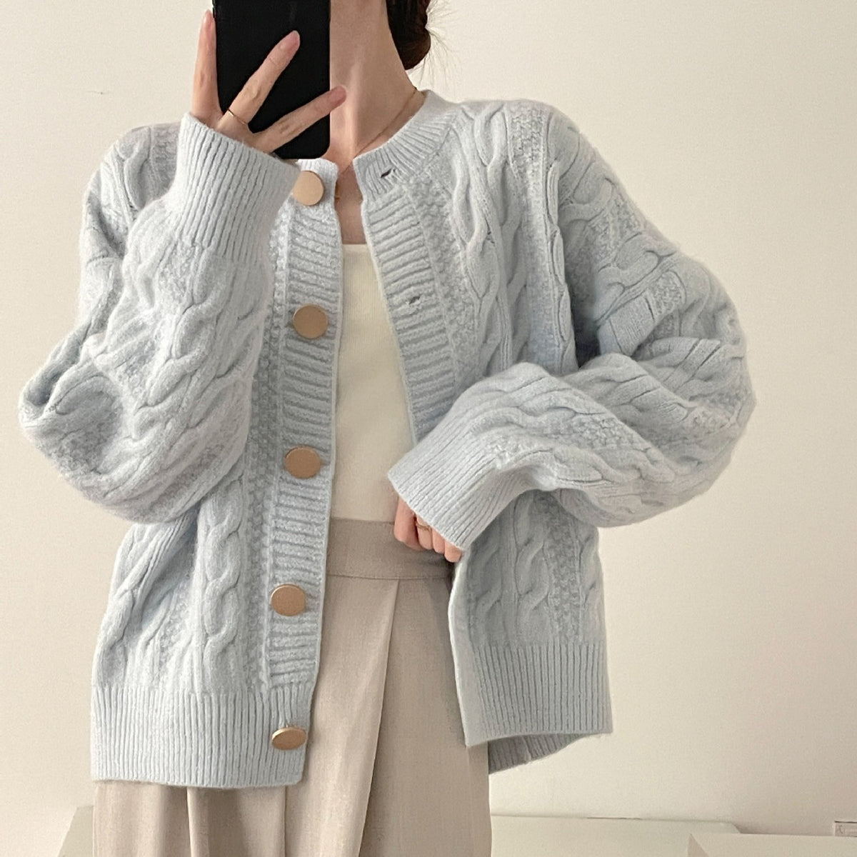 Cardigan a trecce con bottoni e girocollo