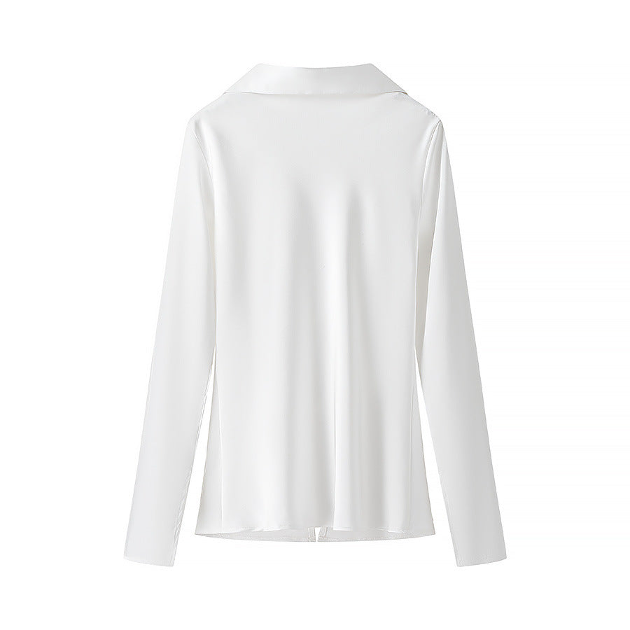 Blusa satinata con scollo a V e laccetti