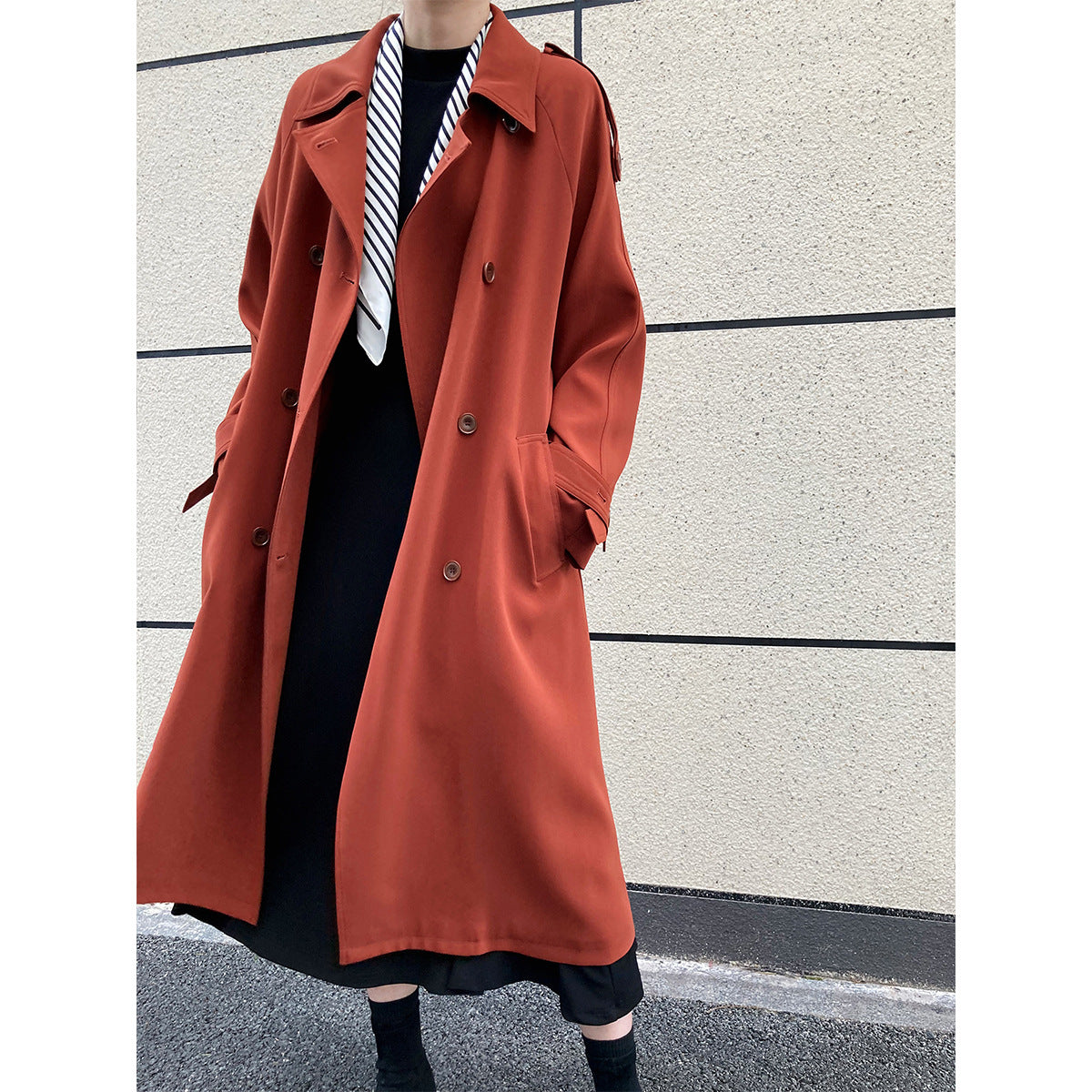 Trench lungo con cintura