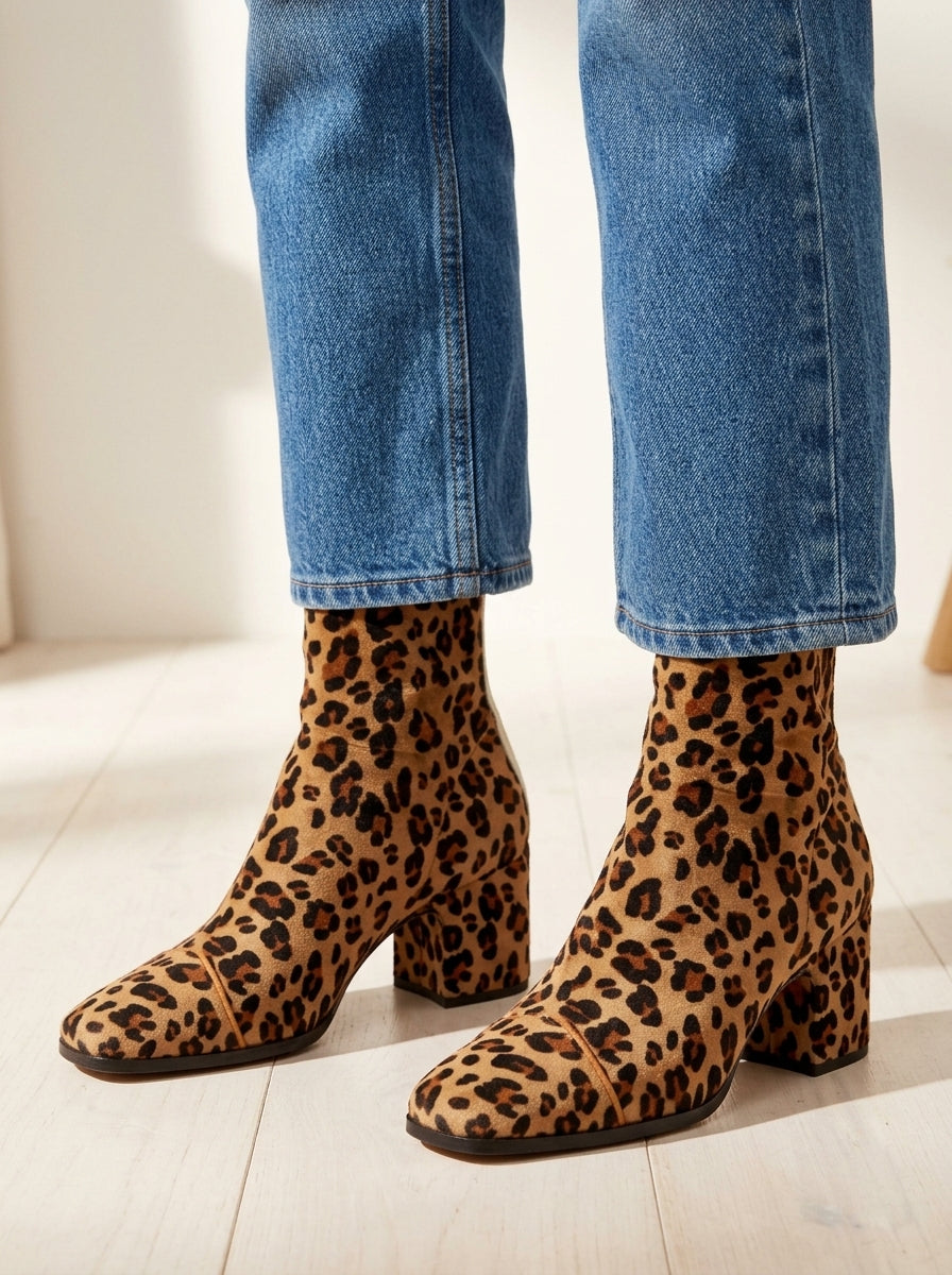 Stivaletti con tacco largo — Leopardato