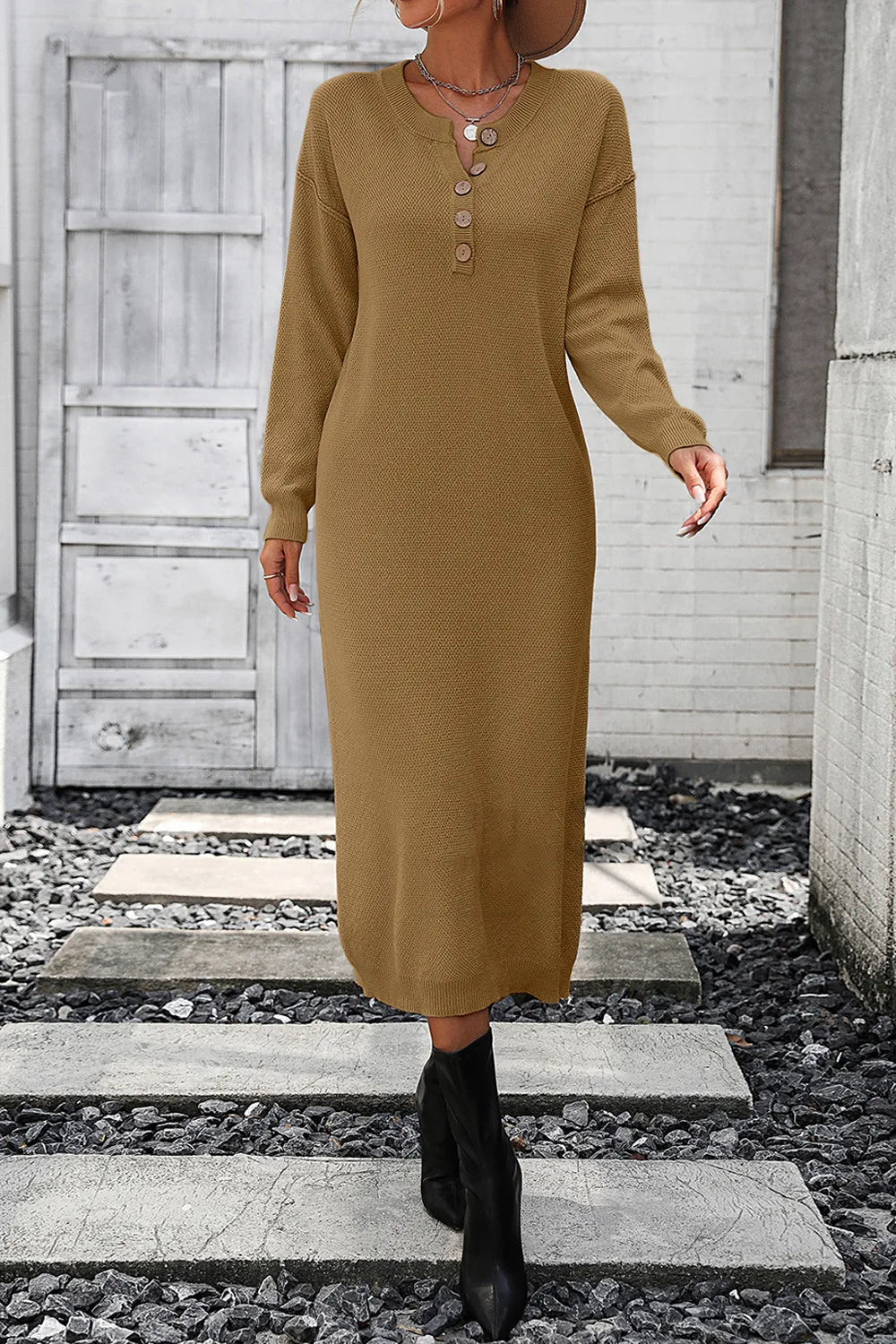 Abito lungo in maglia con bottoni — dettaglio e colore 5