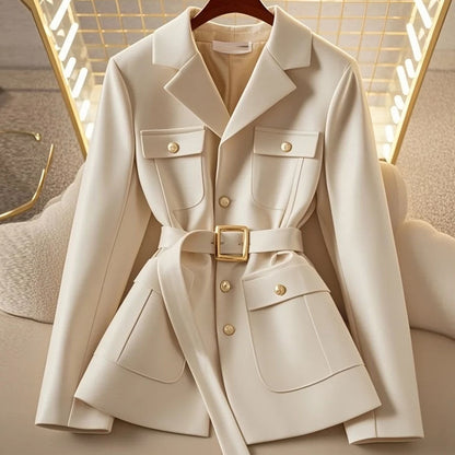 Blazer con cintura e tasche — dettaglio e colore 3