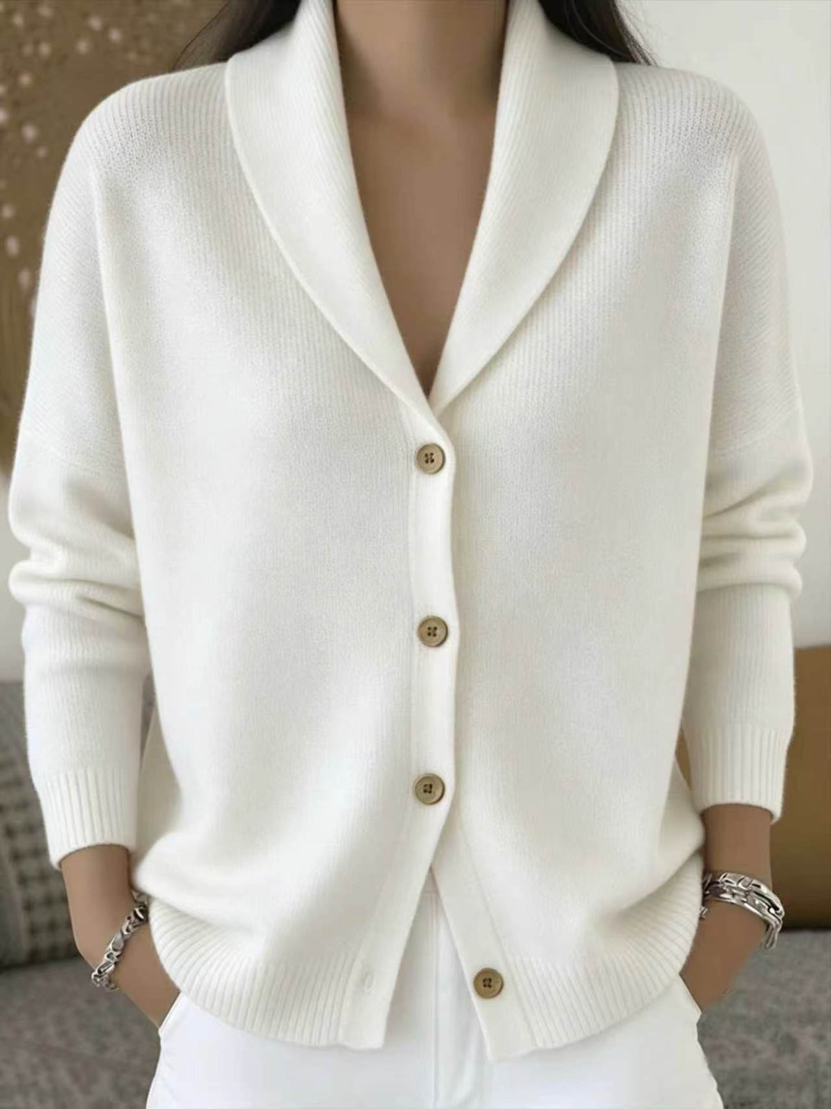 Cardigan morbido con collo ampio — dettaglio e colore 8