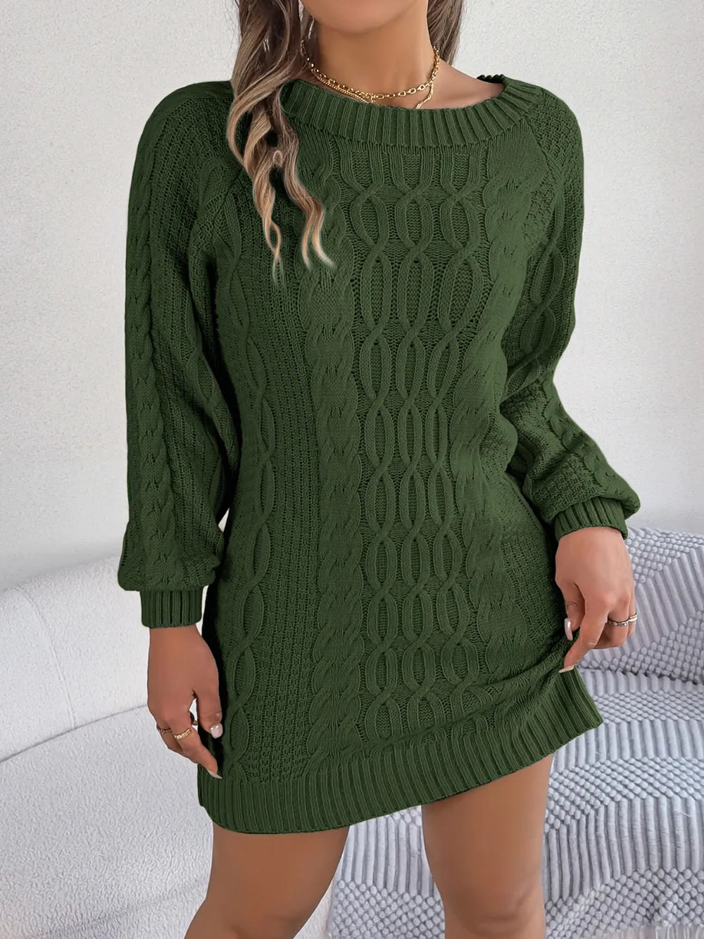 Abito corto in maglia a trecce — dettaglio e colore 5